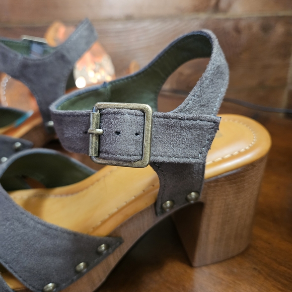 Olive Green Platform Clog Sandals - Picture 6 of 7